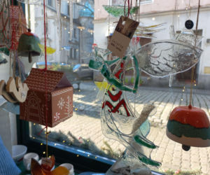 ​Z każdym dniem wybór jest coraz mniejszy. W Galerii MBWA w Lesznie trwa Kiermasz Świąteczny