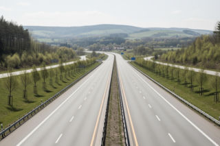 Spadł z wiaduktu prosto na S17 i samochód! Tragedia pod Garwolinem