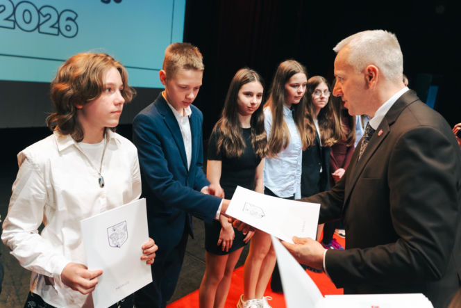 Najzdolniejsi uczniowie odebrali stypendia Prezydenta Miasta Siedlce