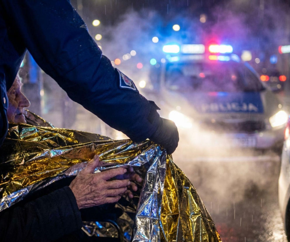 O krok od tragedii w Gdańsku. Mundurowi wynieśli 91-latkę z ognia