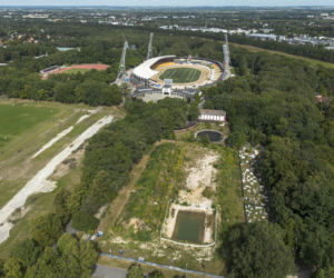 Dawny basen na Terenach Olimpijskich - deweloper rozpoczął budowę akademika na obszarze objętym ochroną konserwatorską