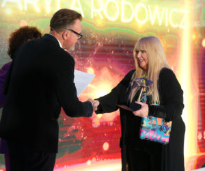 Maryla Rodowicz i Małgorzata Rozenek-Majdan z nagrodami. Stylizacje gwiazd