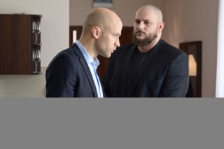 Pierwsza miłość. Adam Wereszko (Waldemar Kasta), Ted (Sindre Sandemo)