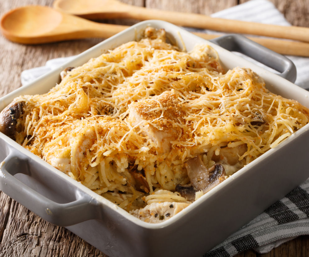 Makaron z kurczakiem i pieczarkami z piekarnika - łatwiejszy niż myślisz! 