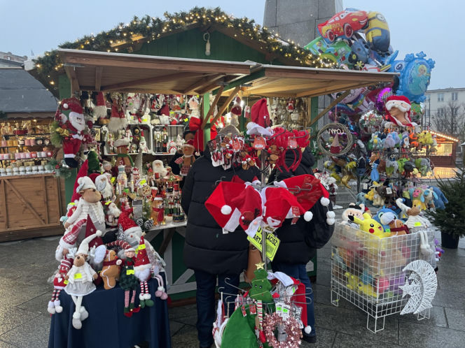 Pokémony, różowe gofry i zaskakujące różnice w cenach. Porównaliśmy łódzkie jarmarki