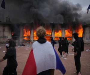 Francja płonie, Macronowie się bawią! Te zdjęcia oburzyły Francuzów