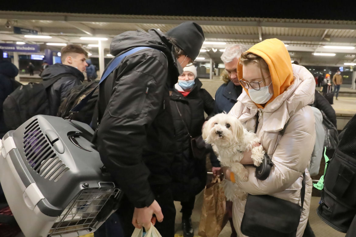 Warszawa: Przyjazd pociągu z uchodźcami z Ukrainy