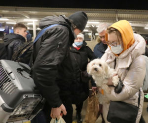 Warszawa: Przyjazd pociągu z uchodźcami z Ukrainy