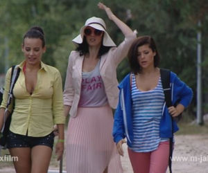 Plażowa moda w M jak miłość odc. 963. Madzia (Anna Mucha), Mirka (Andżelika Piechowiak), Kinga (Katarzyna Cichopek)