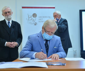 Nieznane wiersze i listy Józefa Szczepańskiego do ukochanej trafiły do Archiwum akt Nowych