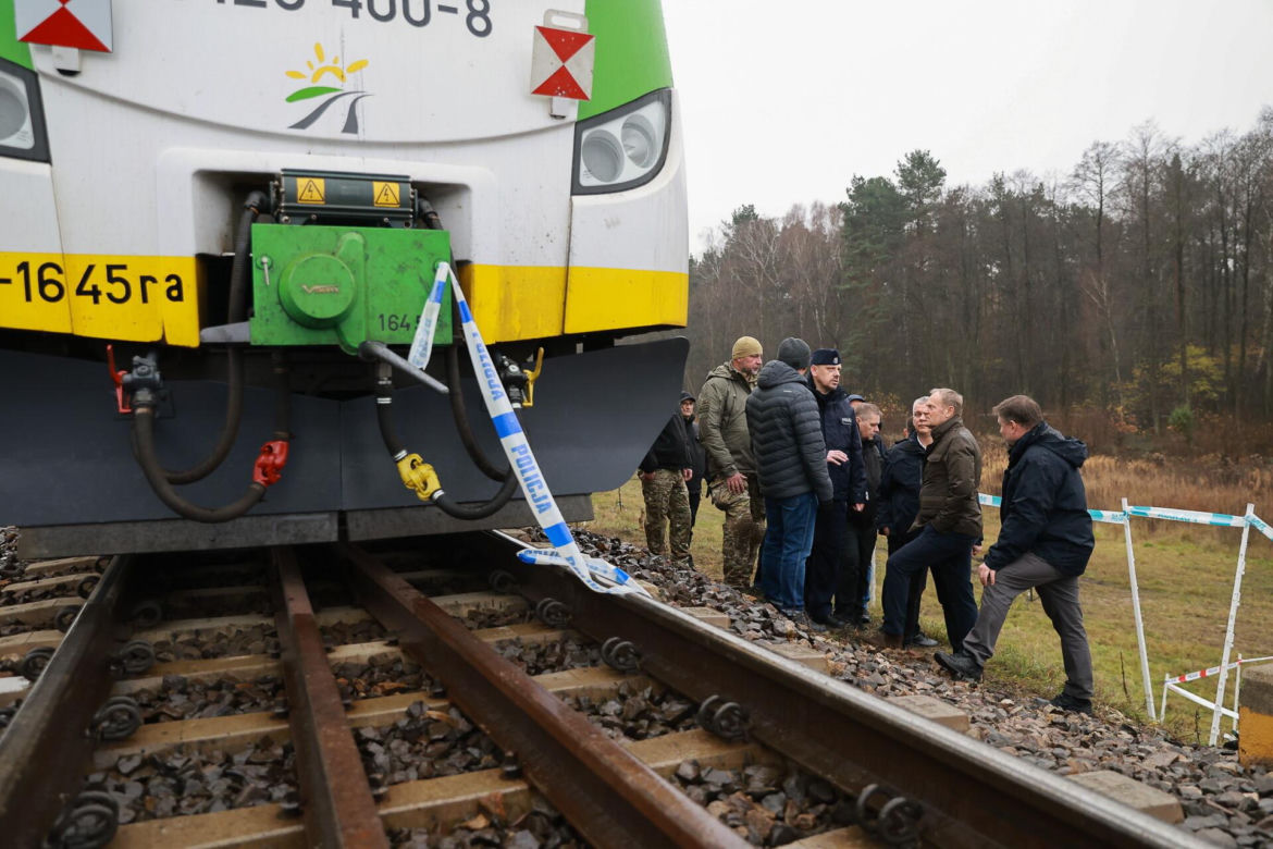 Służby i ABW zabezpieczają miejsce eksplozji. Siemoniak: „Służby pracują wspólnie”