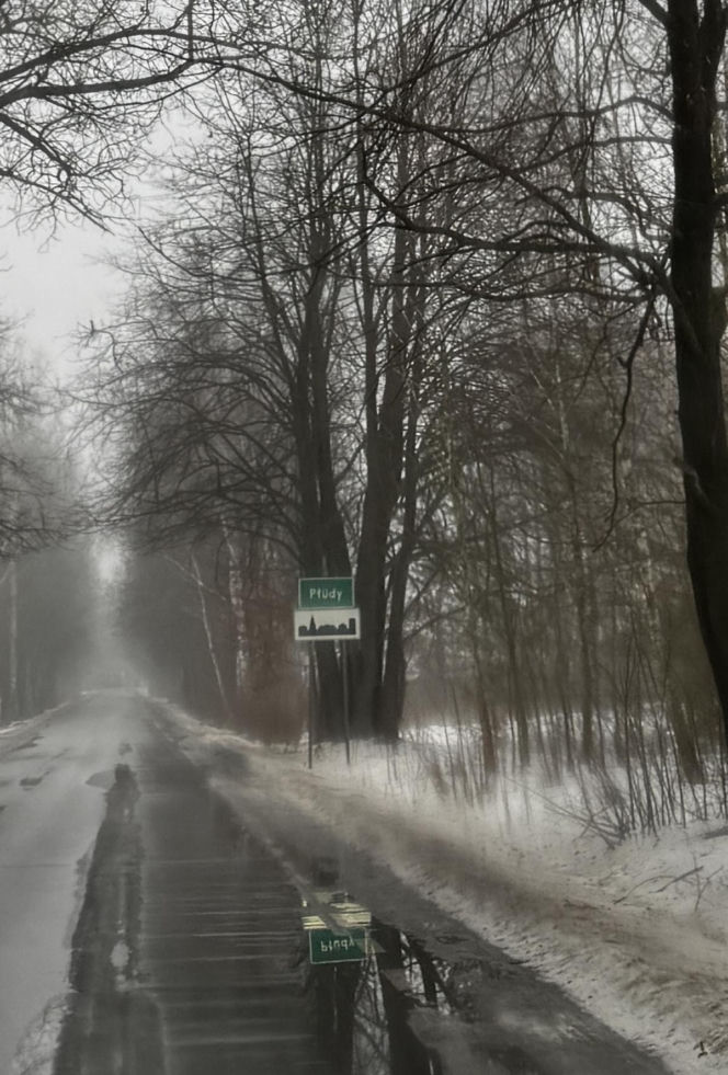 „Myślałem, że gram w grę”. 27-latek włamał się do domu i zasnął w łóżku właściciela