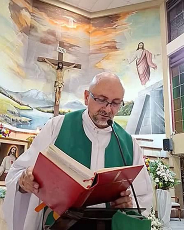 Krzyż zabił księdza podczas mszy. Wszystko nagrano