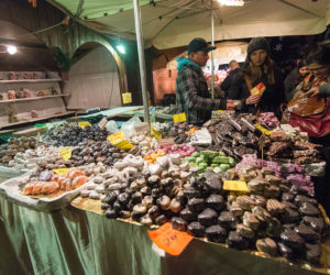 Kraków w świątecznym wydaniu: Miasto w tej odsłonie prezentuje się wyjątkowo! [GALERIA ZDJĘĆ]