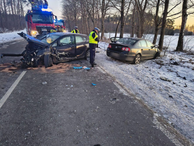 Zderzenie trzech aut na DW212 03.02.2026