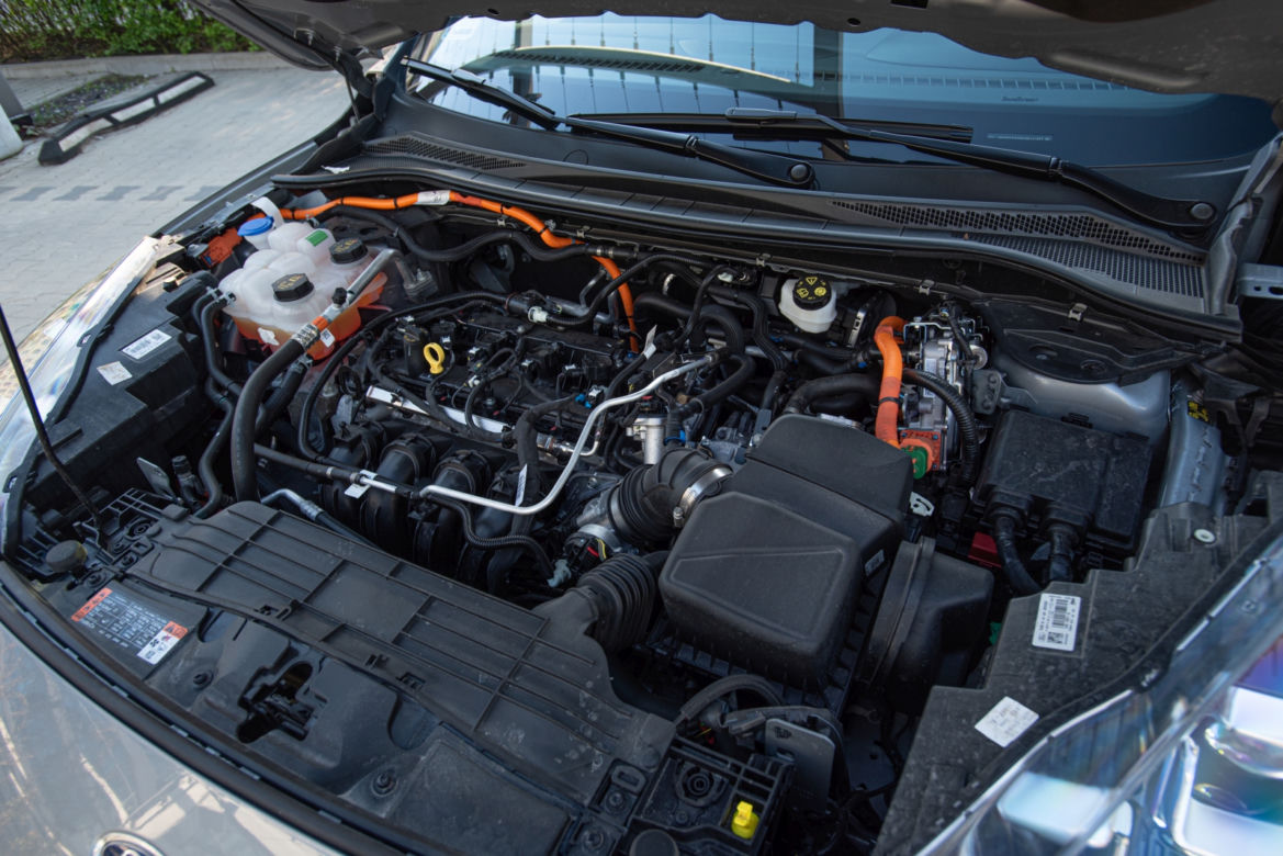 Ford Kuga 2.5 Hybrid AWD ST-Line X 