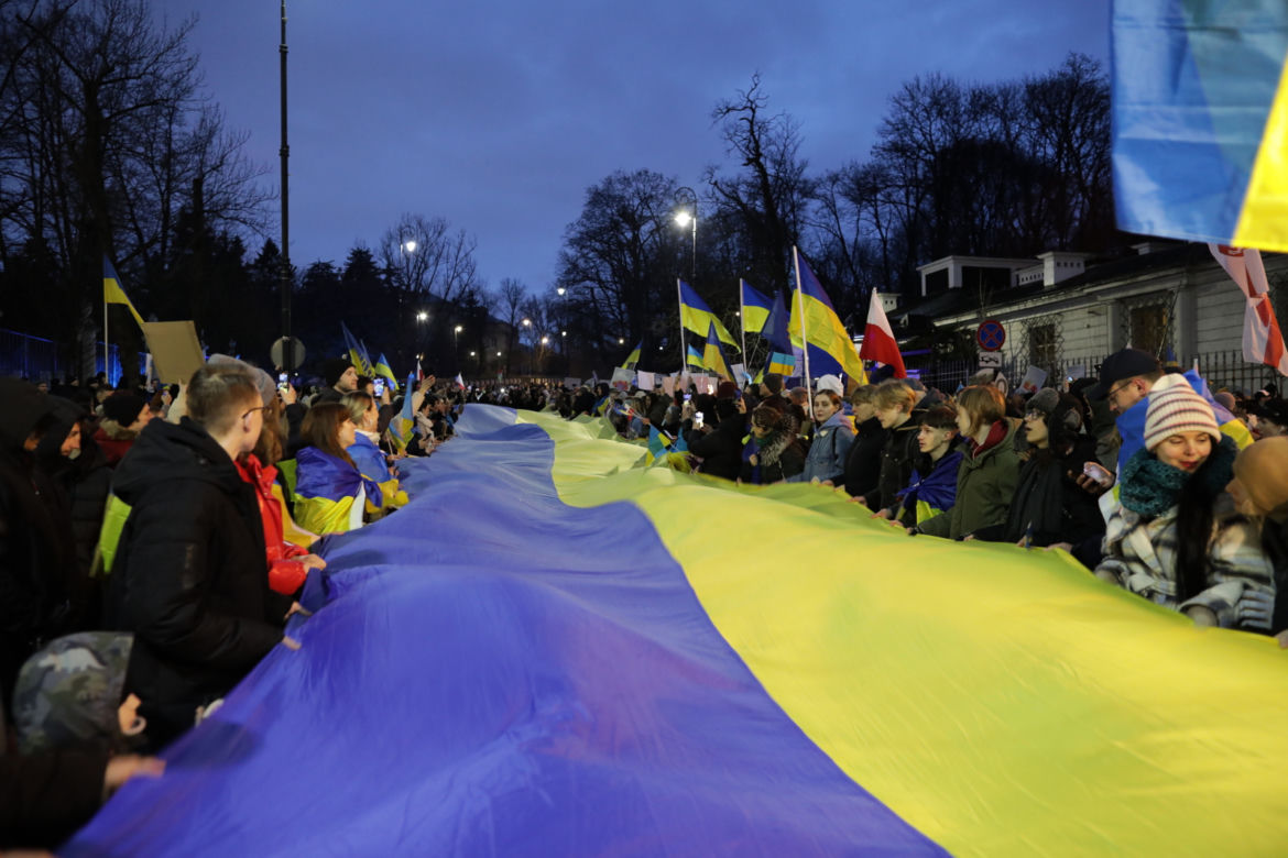 Manifestacja solidarnościowa z Ukrainą pod ambasadą Rosji