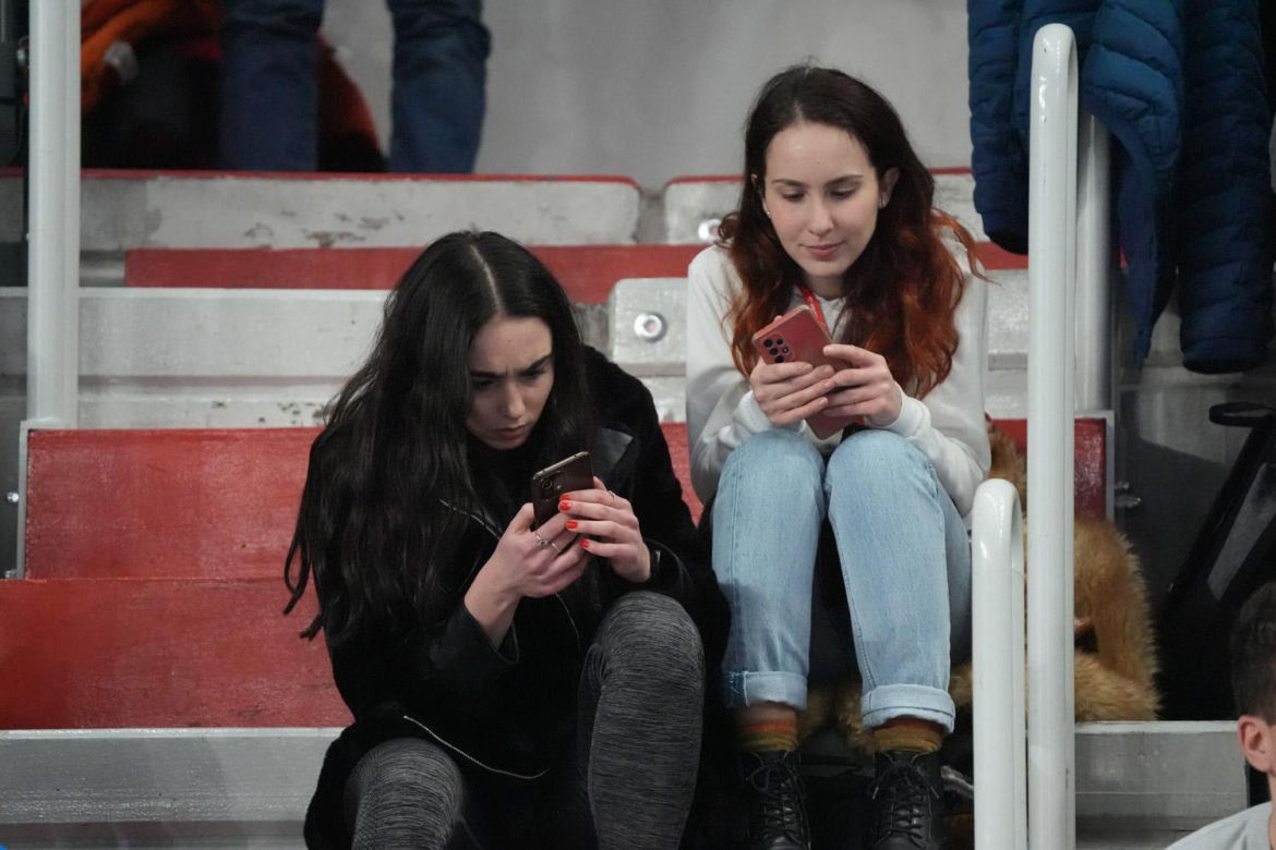 Halowe Mistrzostwa Polski 2025 w Arenie Toruń. Zdjęcia kibiców z trybun i sportowców