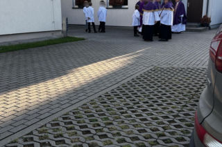 Mieszkańcy Lęborka żegnają księdza, który utonął w Darłówku