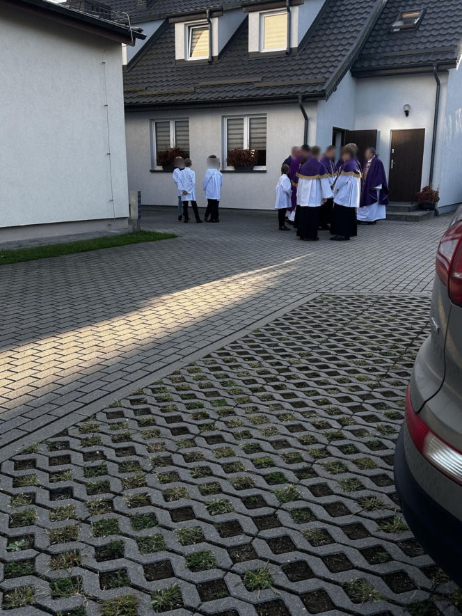 Mieszkańcy Lęborka żegnają księdza, który utonął w Darłówku