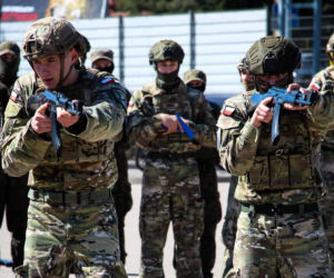 Będą zwalczać korupcję, przestępczość i przemyt. Żołnierze 18. Pułku Rozpoznawczego jadą na misję stabilizacyjną do Kosowa