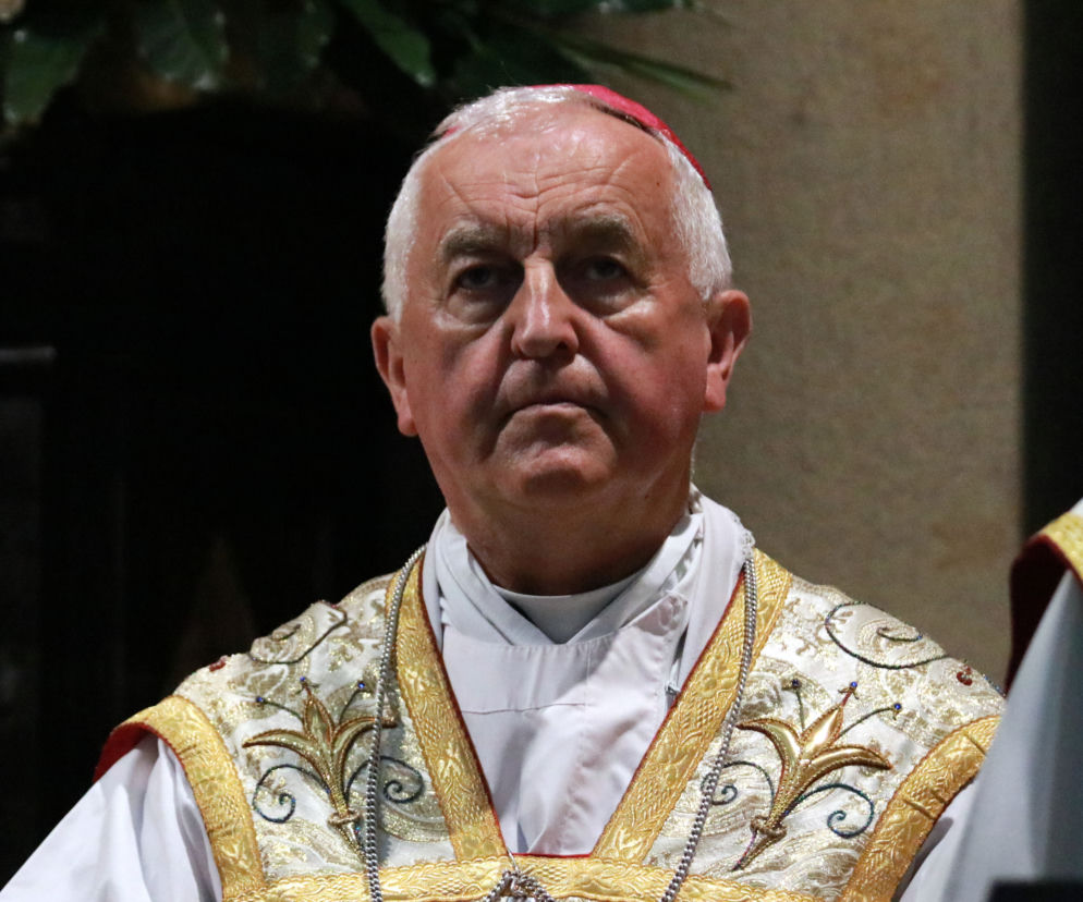 Zmarły biskup oskarżony przez byłą zakonnicę. Kuria interweniuje