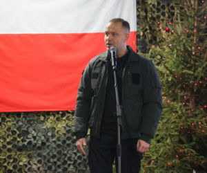 Prezydent RP Karol Nawrocki podczas spotkania świątecznego z żołnierzami