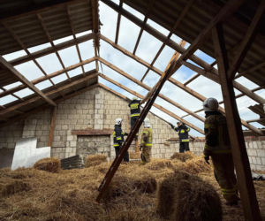 Interwencje Strażaków przy likwidacji szkód spowodowanych przez gwałtowny wiatr i burze