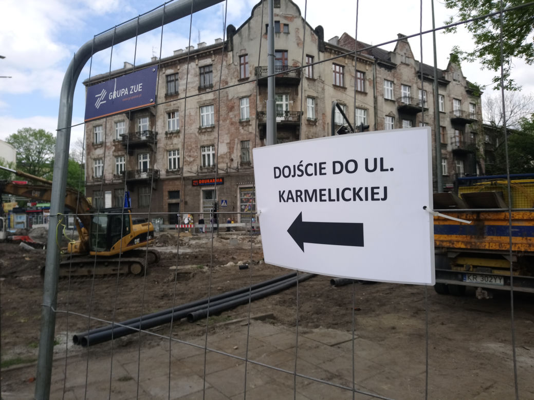 "Apokalipsa" na Al. Trzech Wieszczów. Rozkopane ulice, horror na drogach