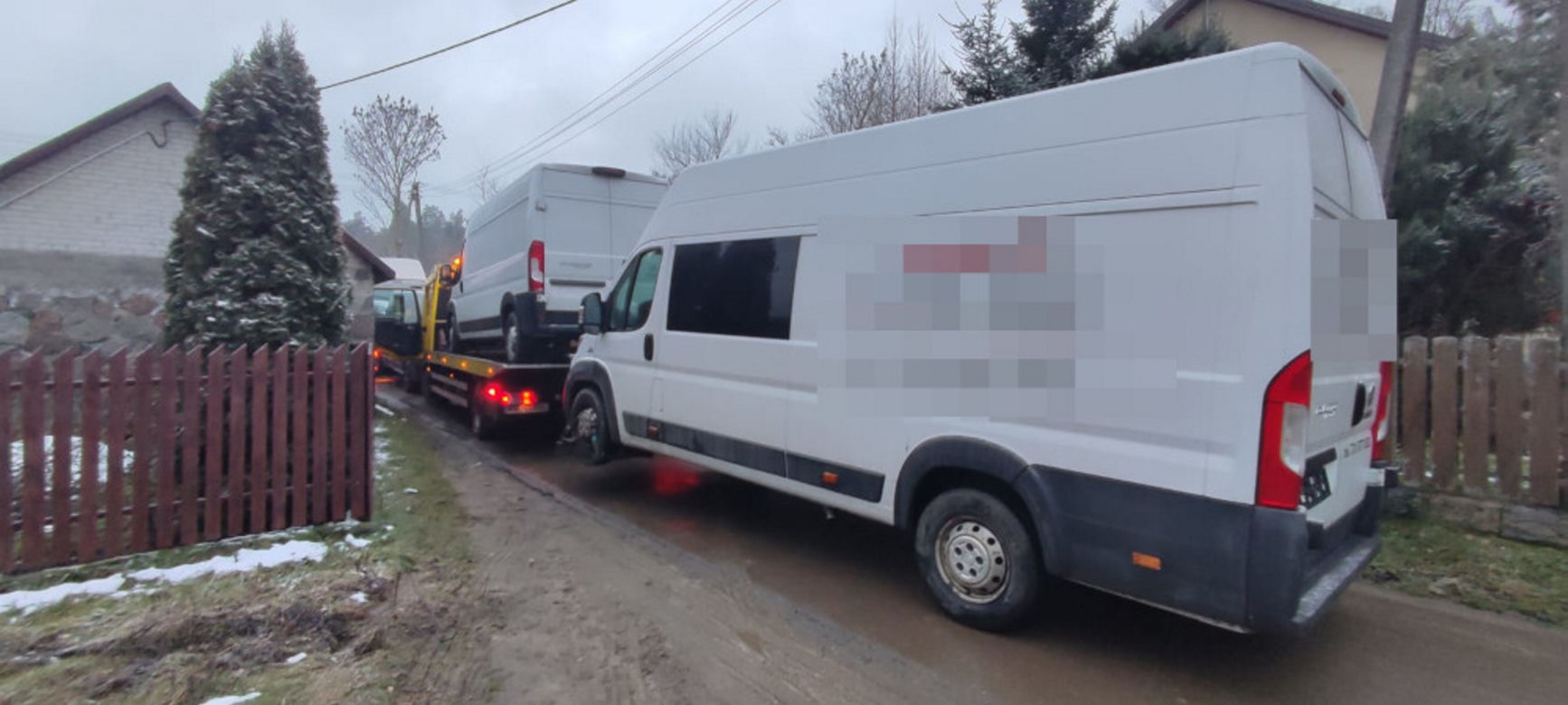 Gigantyczna dziupla pod Warszawą. Na gorącym uczynku złapano 48-letniego pasera