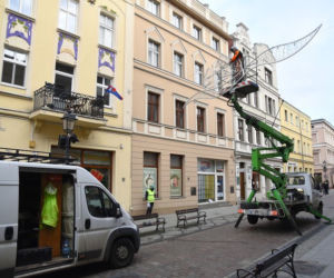 Bydgoszcz szykuje się na święta. Trwa dekorowanie miasta
