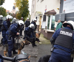 Elbląg. Akcja policji pod Aresztem Śledczym. Co tam się wydarzyło? [ZDJĘCIA]