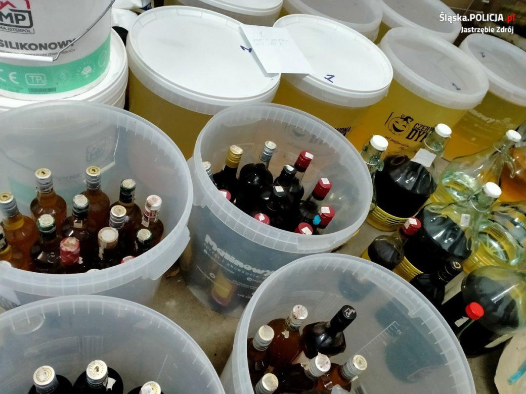 36-latek nielegalnie pędził bimber
