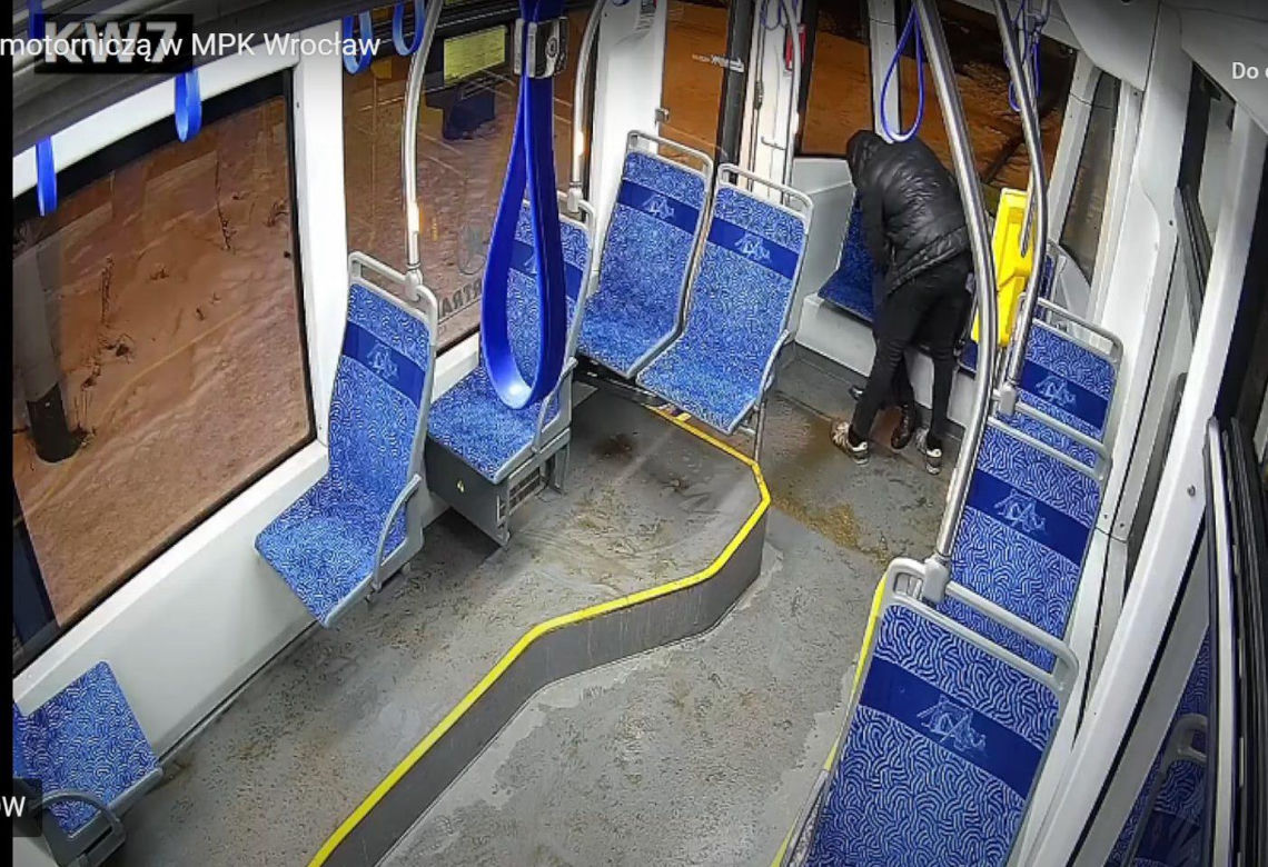 Wrocław. Agresor z tramwaju poszukiwany 