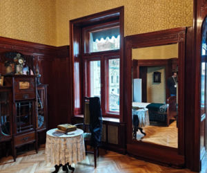 W Pałacu Poznańskich odtworzono tapetę sprzed wieku. Sypialnia pani domu znów wygląda jak sto lat temu