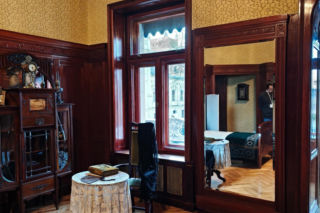 W Pałacu Poznańskich odtworzono tapetę sprzed wieku. Sypialnia pani domu znów wygląda jak sto lat temu