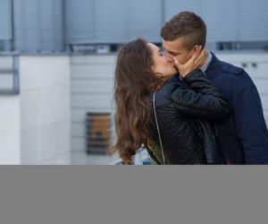 Na Wspólnej odc. 2198. Dominik (Mateusz Gąsiewski), Kasia (Julia Chatys)