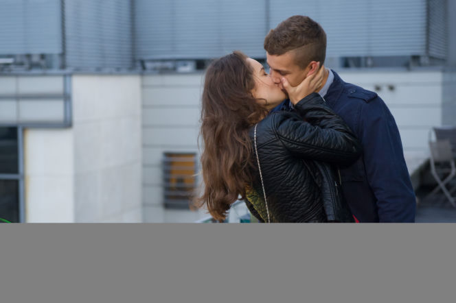Na Wspólnej odc. 2198. Dominik (Mateusz Gąsiewski), Kasia (Julia Chatys)