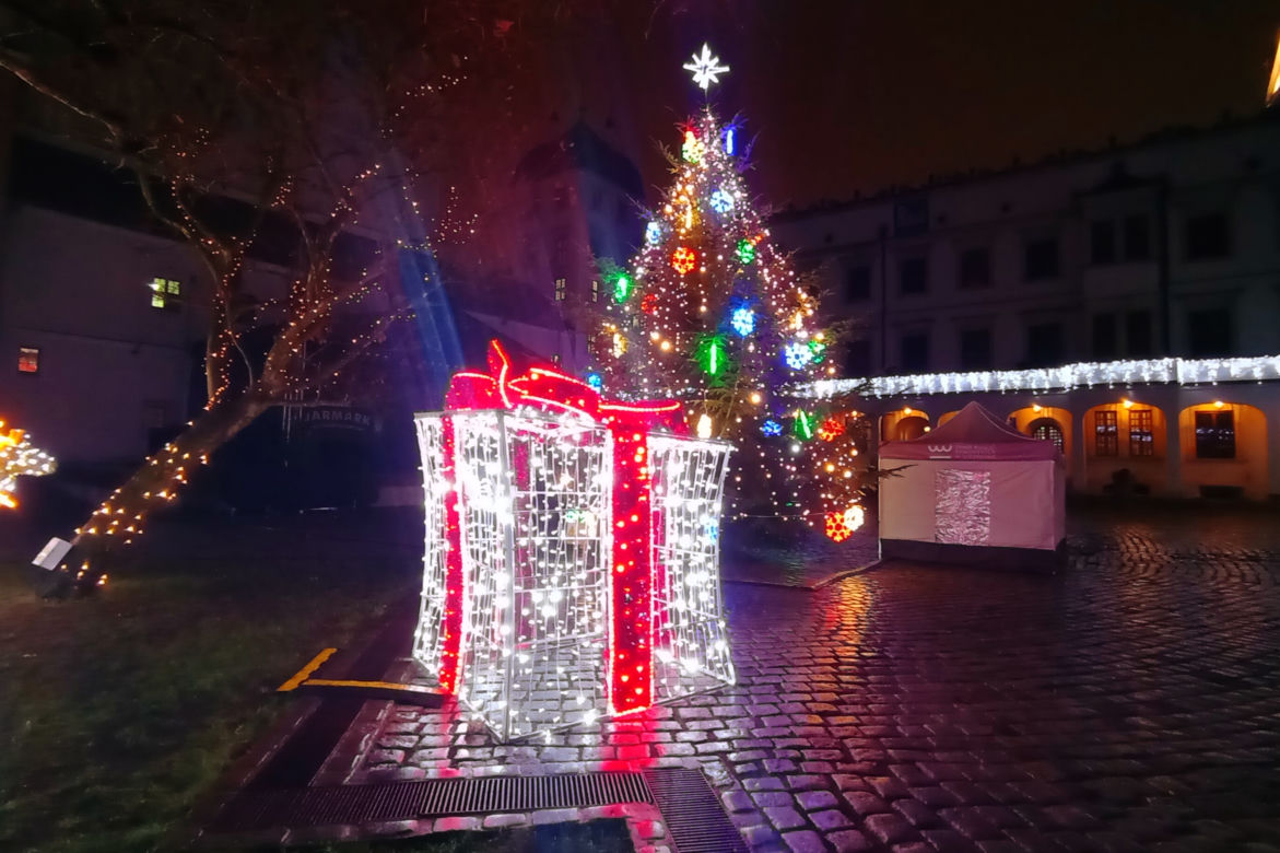Świąteczne iluminacje na Zamku Książąt Pomorskich w Szczecinie