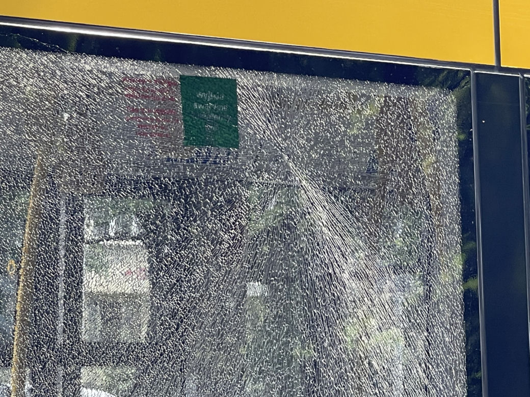 Ostrzelane szyby w tramwaju