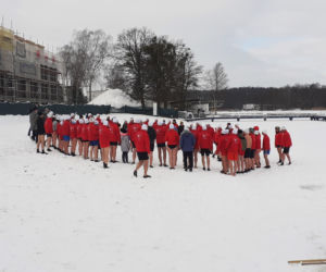 Zobacz kąpiel Wesołych Morsów Z Jezioraka w ramach WOŚP w Iławie