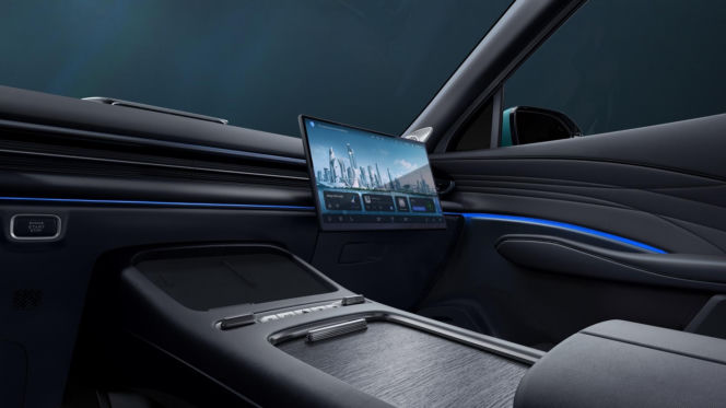 OMODA 7 Super Hybrid