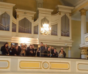 Ustroń: Ks. Piotr Wowry zmarł na koronawirusa. Na pogrzebie żegnały go tłumy