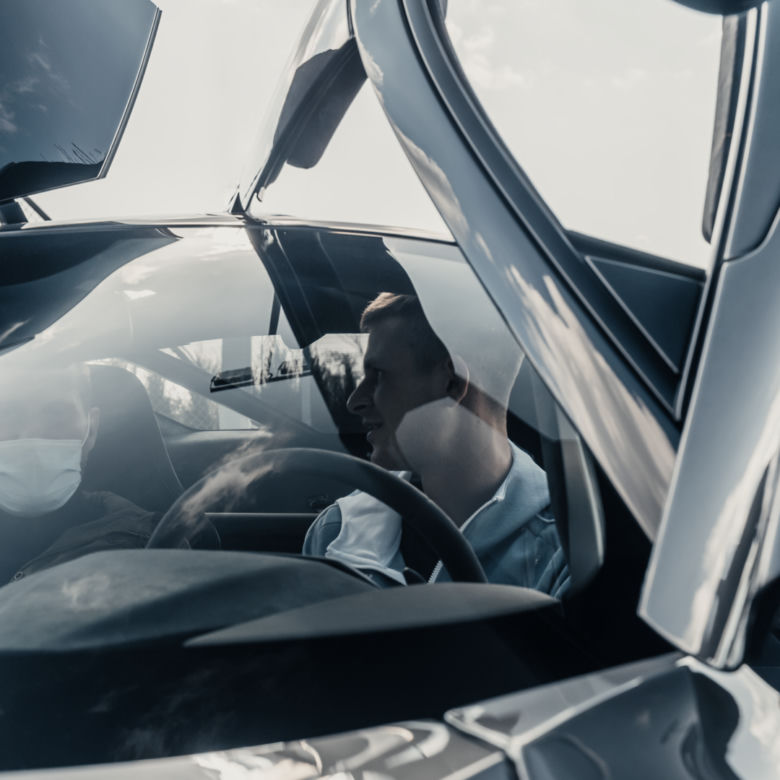 Hubert Hurkacz w McLarenie 720S Coupe