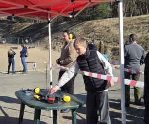 Huk strzałów i tłumy na strzelnicy. Piknik Strzelecki przyciągnął mieszkańców