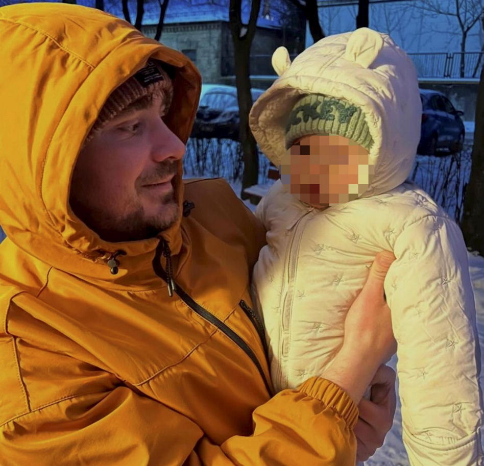 Cud?! Daniel Martyniuk wrócił do domu! To jedno zdjęcie z synem na rękach załatwia wszystko