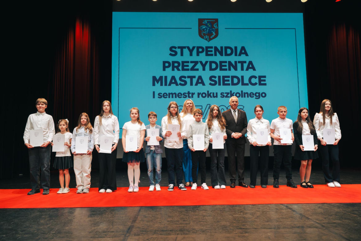Najzdolniejsi uczniowie odebrali stypendia Prezydenta Miasta Siedlce