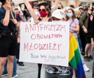 Demonstracja LGBT i narodowców na krakowskim Rynku