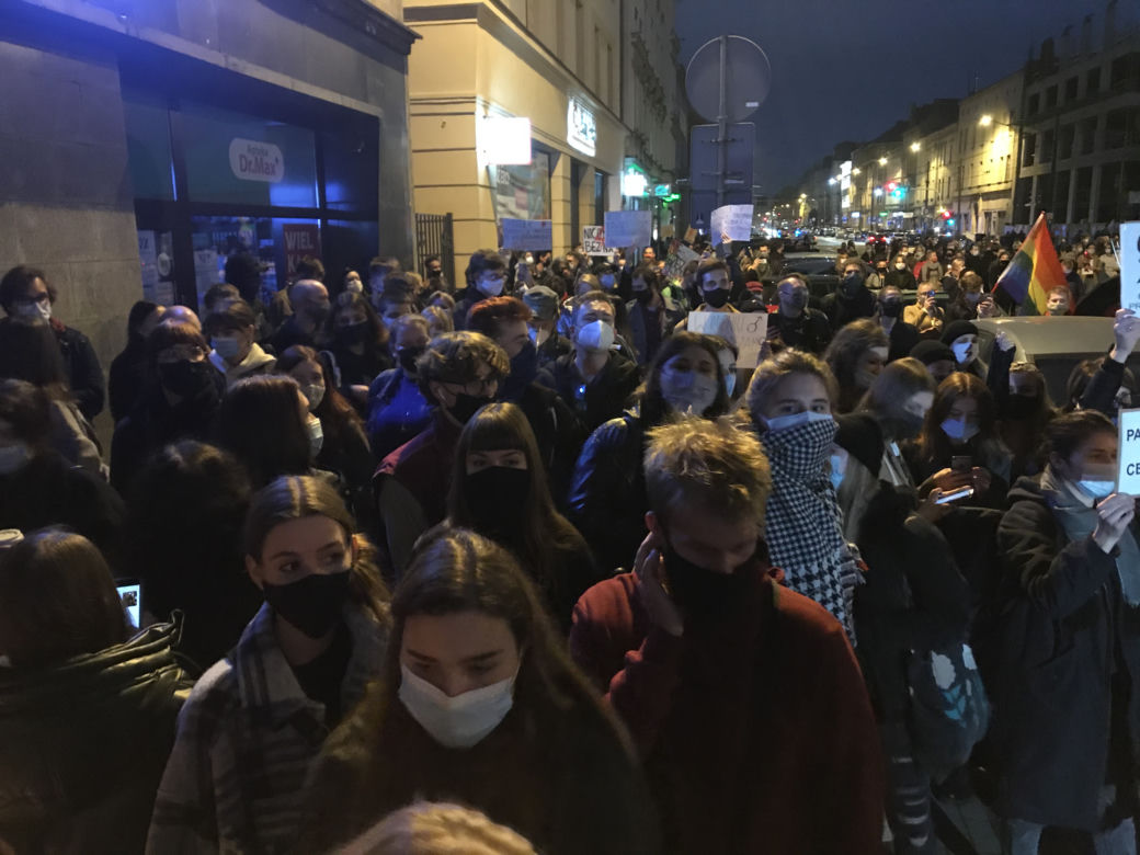 Protest kobiet w Katowicach. Tłumy strajkują przeciwko zakazowi aborcji