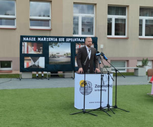 Umowa na budowę hali sportowej w Sp4 ze schronem w Łomży podpisana. Kiedy powstanie obiekt?